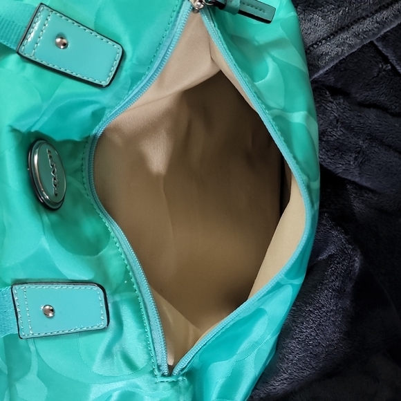 COACH TEAL (AQUA) DUFFEL BAG - Picture 4 of 14
